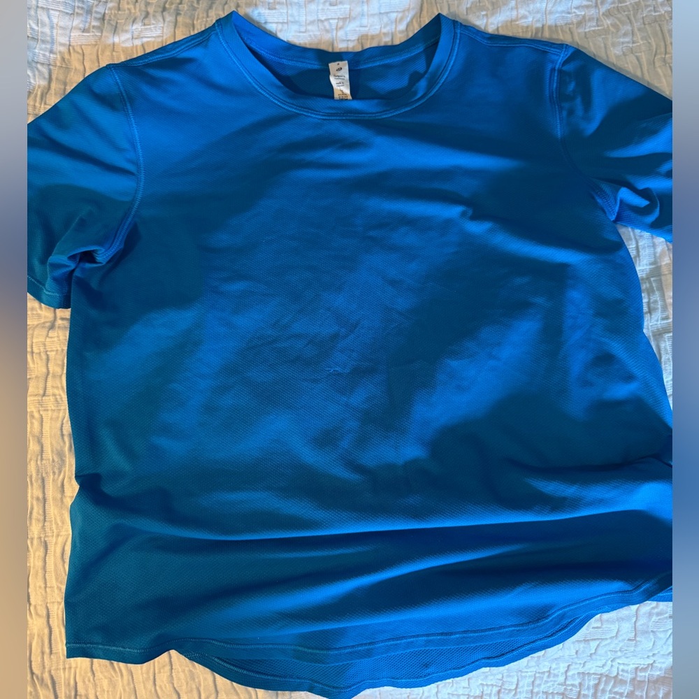 Lululemon short sleeve vibrant blue shirt